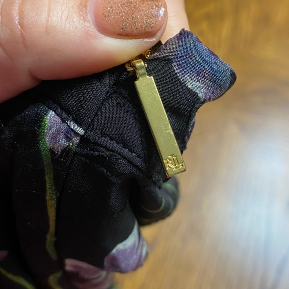 RALPH LAUREN Womens Black Front Ruffled Pleated Floral Print blouse
Size 14 - Picture 15 of 16